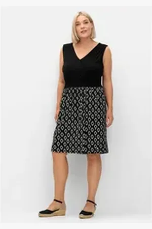 Sheego Jerseykleid Große Größen in Wickeloptik, mit Cut-out hinten schwarz 56