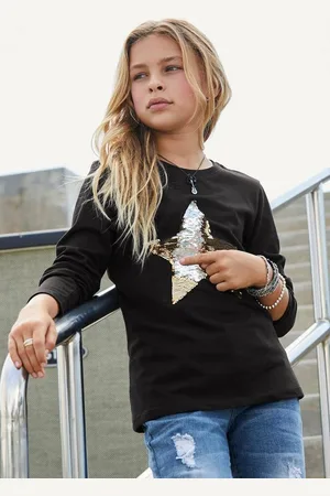Kidsworld Langarmshirt STERN Langarm, taillierter Schnitt, mit glitzernden Pailletten