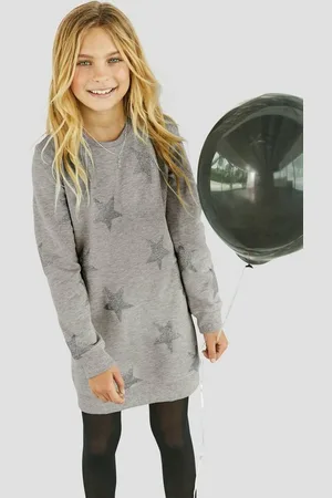 Kidsworld Sweatkleid Sterne-Allover Kleid für den Alltag, ca. Mitte Oberschenkel Länge, sportlicher Touch