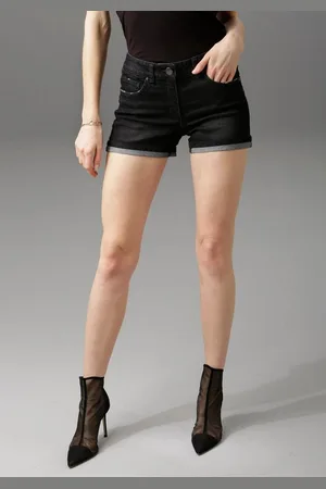 Aniston Jeansshorts mit leichten Abriebeffekte