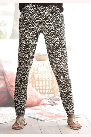 QS by s.Oliver Strandhose mit Blumendruck und Taschen, leichte Jerseyhose