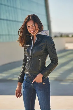 Mauritius Lederjacke Junja mit abnehmbarem Kapuzen-Einsatz und aufwendigen Biker-Details