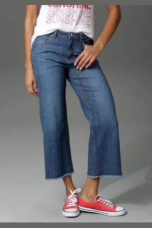 Aniston 7/8-Jeans mit leicht ausgefranstem Beinabschluss