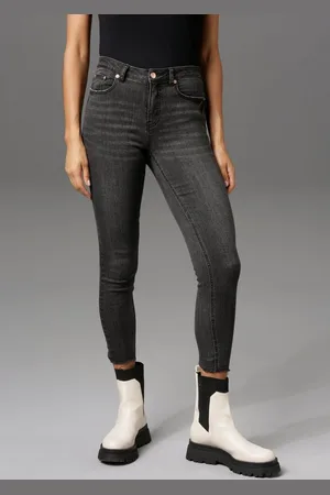 Aniston Skinny-fit-Jeans regular waist - mit ausgefransten Beinabschluss