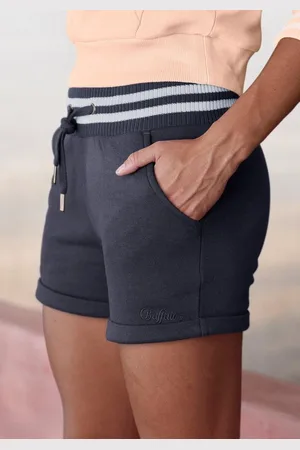 Buffalo Sweatshorts mit Logostickerei und seitlichen Taschen, Loungeanzug