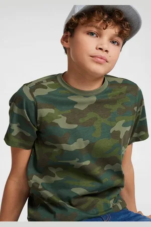 Kidsworld T-Shirt in cooler Tarnoptik Kurzarm, stylischer Allover-Druck