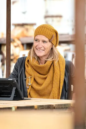 Knit Factory Schal Coco Dreiecksschals 190x85 cm Glatt Braun,Gelb, (1-St), Schal Strickschal Umhängetuch Tuch Strickware - Verkäufer: Bettklusiv GmbH
