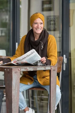 Knit Factory Schal Coco Dreiecksschals 190x85 cm Glatt Braun, (1-St), Schal Strickschal Umhängetuch Tuch Strickware - Verkäufer: Bettklusiv GmbH