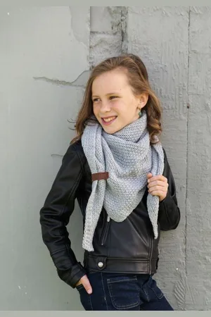 Knit Factory Schal Coco Dreiecksschals 140x60 cm Glatt Grau, (1-St), Schal Strickschal Umhängetuch Tuch Strickware - Verkäufer: Bettklusiv GmbH