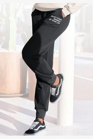 Buffalo Jogginghose mit seitlichen Eingrifftaschen, Loungeanzug