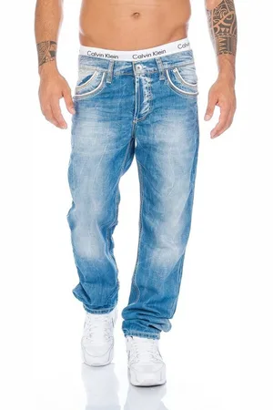 Cipo & Baxx Regular-fit-Jeans Herren Jeans Hose mit Kontrastnähten und stylischer Waschung Regular Fit Jeans Hose mit dicken Kontrastnähten und heller Waschung - Verkäufer: Blackjack Fashion