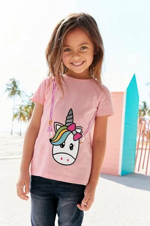 Kidsworld T-Shirt für kleine Mädchen Kurzarm, basic geschnittene Passform, mit Glitzerdetails und Print