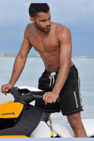 CHIEMSEE Badeshorts sportliche Bade-Shorts, elastischer Bund, mit Außenkordel