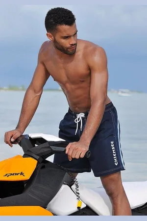 CHIEMSEE Badeshorts sportliche Bade-Shorts, elastischer Bund, mit Außenkordel