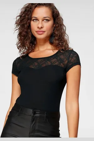 melrose Rundhalsshirt Kurzarm, hüftlange Passform, feminin geschnitten