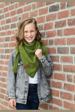Knit Factory Schal Coco Dreiecksschals 140x60 cm Glatt Grün, (1-St), Schal Strickschal Umhängetuch Tuch Strickware - Verkäufer: Bettklusiv GmbH