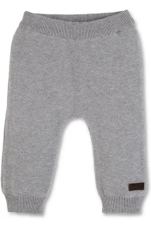Sterntaler Latzhose GOTS Strick-Hose (1-tlg) Baby Strickhose - Nachhaltige Strick-Hose aus Baumwolle (Bio) in 3 Farben - Baby Strick Latzhose, Trageangenehme Babyhose mit Motiv "Stern" - Strickhose Mädchen mit eingesticktem Stern - Verkäufer: Sterntal