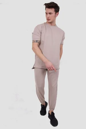 Tom Barron Sportanzug aus Oversize-Shirt und Jogginghose - Verkäufer: heyconnect