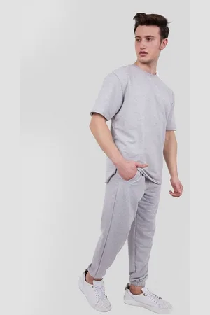 Tom Barron Sportanzug aus Oversize-Shirt und Jogginghose - Verkäufer: heyconnect