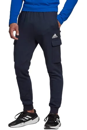 adidas Sporthose ESSENTIALS FLEECE REGULAR TAPERED CARGOHOSE (1-tlg) Jogginghose Cargo aus weichem Fleece-Material