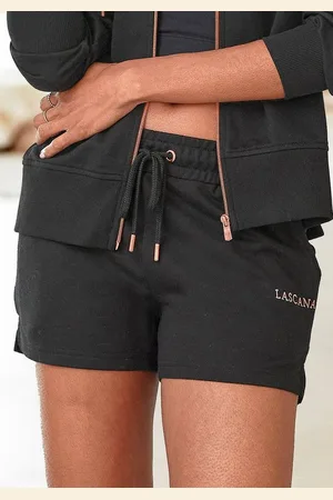 Lascana Sweatshorts mit Logostickerei, Loungeanzug