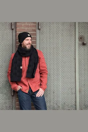 Knit Factory Schal Bobby Schals 200x30 cm Glatt Rot, (1-St), Schal Strickschal Umhängetuch Tuch Strickware - Verkäufer: Bettklusiv GmbH
