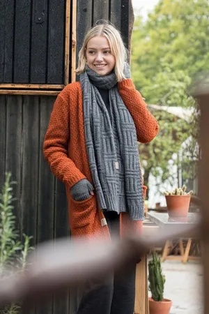 Knit Factory Schal Bobby Schals 200x30 cm Glatt Beige, (1-St), Schal Strickschal Umhängetuch Tuch Strickware - Verkäufer: Bettklusiv GmbH