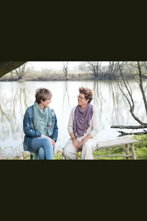 Knit Factory Schal Lola Dreiecksschals 190x85 cm Glatt Dunkelblau, (1-St), Schal Strickschal Umhängetuch Tuch Strickware - Verkäufer: Bettklusiv GmbH