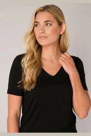 Base Level T-Shirt Yanic mit V-Ausschnitt