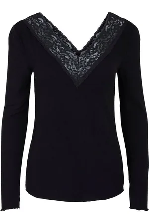 Pieces® Langarmshirt PCSIRI LS TOP NOOS mit Spitzenkante am Ausschnitt