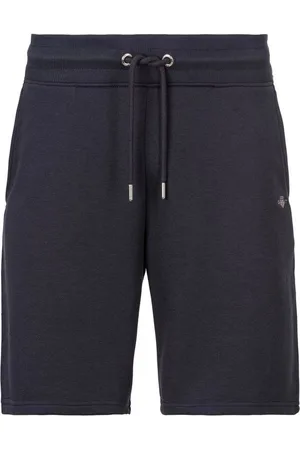 GANT Sweatshorts REG SHIELD SWEAT SHORTS mit einer kleinen Logostickerei unter der Eingriffstasche