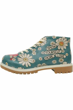 Dogo Shortcut Boots Show Yourself More Love Damen Stiefel / Female Stiefel Vegan