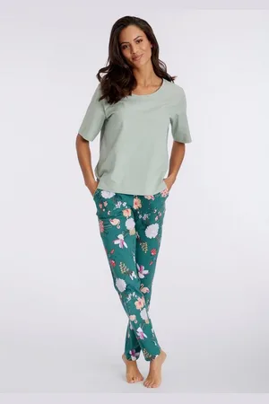 Lascana Pyjama (2 tlg) mit elegantem Blumenmuster