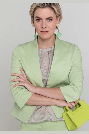 Bianca Kurzblazer ABBY in moderner Länge und cooler Trendfarbe - Verkäufer: