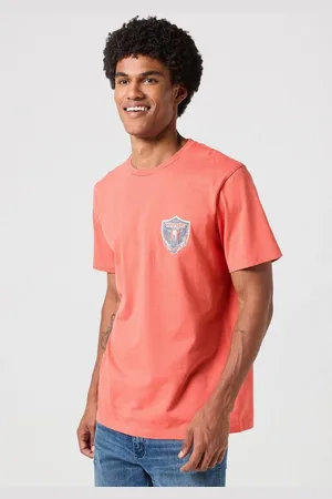 Wrangler Kurzarmshirt mit Markenlabel auf der Brust