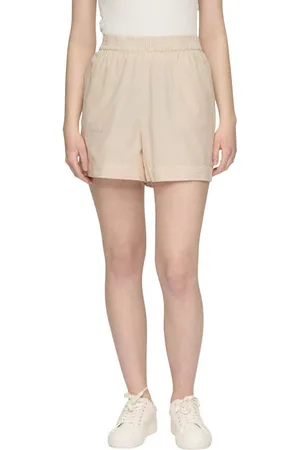 QS by s.Oliver Shorts mit feinem Streifenmuster
