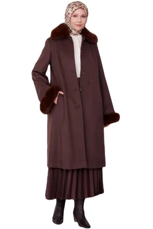 Armine Wintermantel Armine-Pelzmantel mit Knopfleiste vorne – moderne und elegante Hijab-M - Verkäufer: MegaMerchant