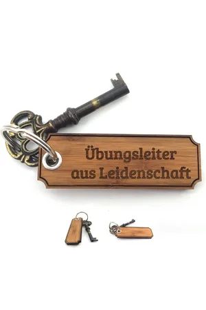 Mr. & Mrs. Panda Schlüsselanhänger Übungsleiter - Bambus - Geschenk, Diplom, Holzschlüsselanhänger, Schl (1-tlg), Mit Liebe bedruckt - Verkäufer: