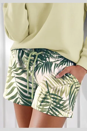 Lascana Sweatshorts Loungeshorts im schönen Allover-Blätterdruck, Loungewear