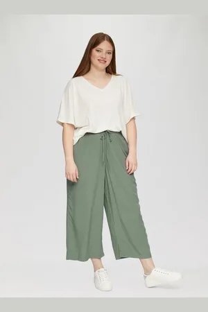 QS by s.Oliver Stoffhose Kurze Hose mit elastischem Bund aus Viskose - Verkäufer: s.Oliver