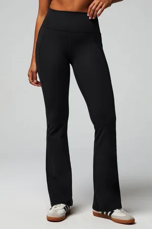 Fabletics Trainingshose Oasis Pureluxe High-Waisted (1-tlg) aus blickdichtem Stoff und mit mittlerer Kompression - Verkäufer: GUTEMARKEN