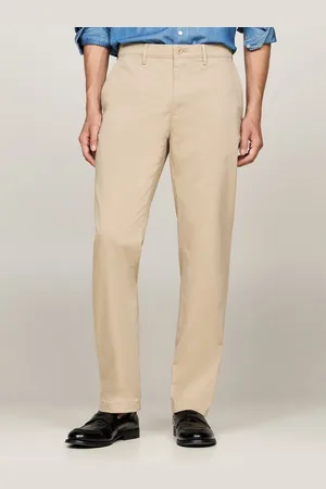 Tommy Hilfiger Chinohose DENTON CHINO SATIN mit Gesäßtaschen mit Knopf, Logostickerei