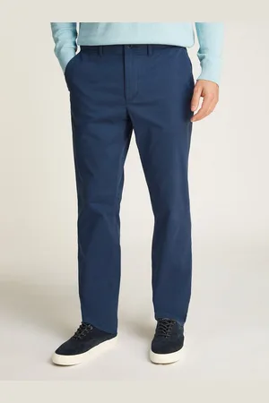Tommy Hilfiger Chinohose DENTON CHINO SATIN mit Gesäßtaschen mit Knopf, Logostickerei