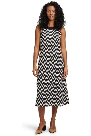 Betty & Co Neckholderkleid Betty & Co Neckholder Kleid ohne Arm Nahtführung