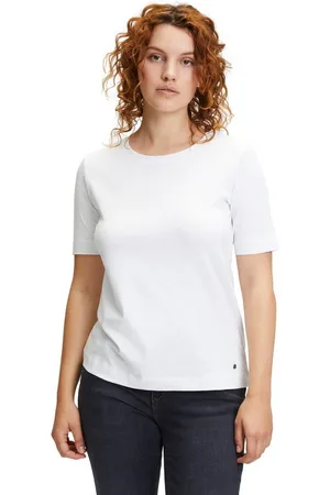Betty & Co Kurzarmshirt Betty & Co Basic Shirt mit Rundhalsausschnitt (1-tlg) Form