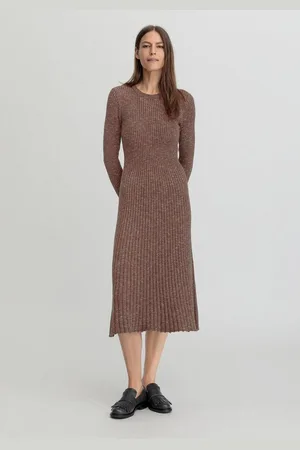 hessnatur Strickkleid Strickkleid Midi Slim (1-tlg) - Verkäufer: