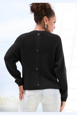 Lascana Rundhalspullover mit Zierknöpfen hinten, lockerer Strickpullover