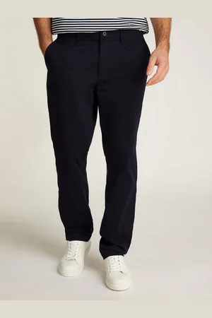 Tommy Hilfiger Chinohose DENTON CHINO SATIN mit Gesäßtaschen mit Knopf, Logostickerei