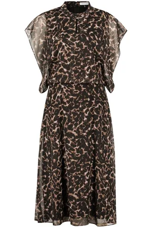 Betty & Co Chiffonkleid Betty & Co Chiffonkleid mit Flügelärmeln Form