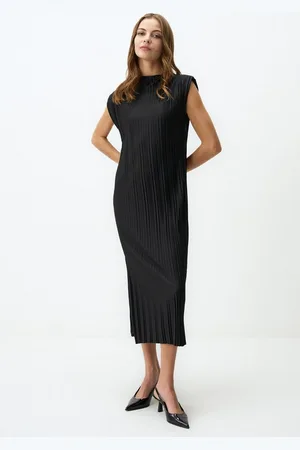 Jimmy Key Midikleid Kein Ausschnitt Entspannte Passform Falten Strick Midi Kleid - Verkäufer: